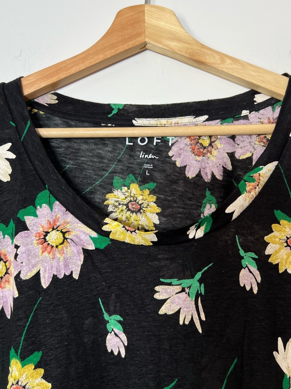 LOFT Black Floral Ruffle Sleeve 100% Linen Tee Spring - Picture 2 of 8